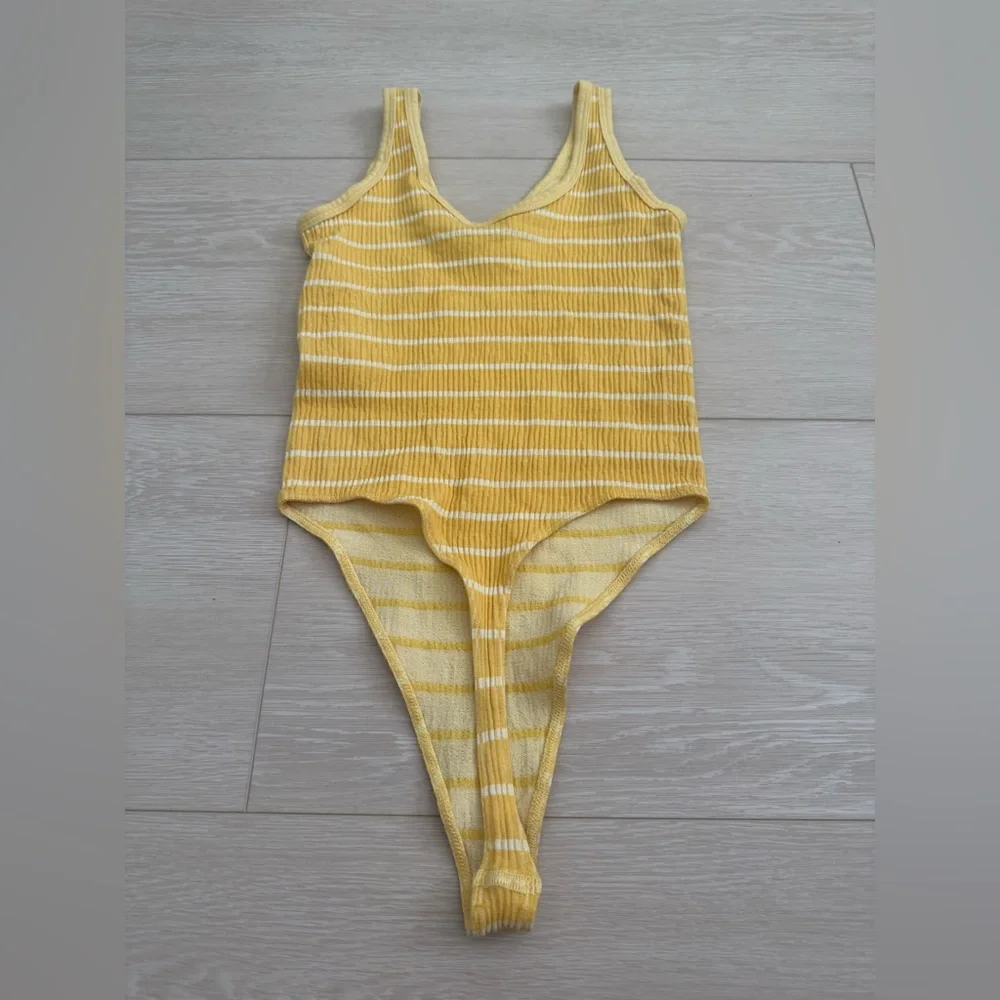 3/$10 Urban Outfitters Yellow and White Striped Bodysuit - Picture 7 of 11